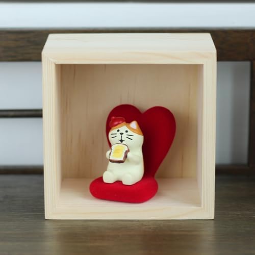 Mevodeata Cute Mini Cat Eating Toast Bread Figurine with Small Sofa Resin Figure for Office Home Decor for Cat Lovers (Love Shaped Sofa) - Image 4
