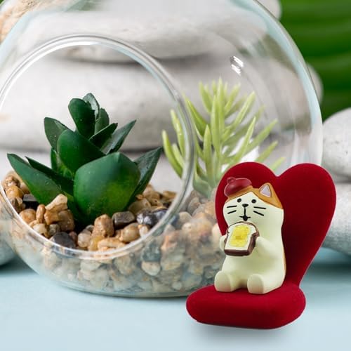 Mevodeata Cute Mini Cat Eating Toast Bread Figurine with Small Sofa Resin Figure for Office Home Decor for Cat Lovers (Love Shaped Sofa) - Image 6