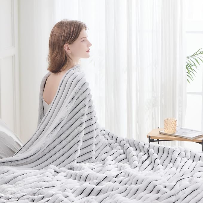 NEWCOSPLAY Fleece Ribbed Cozy Throw Blanket - Image 7