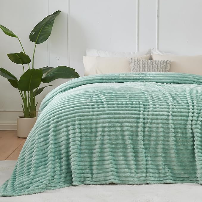 NEWCOSPLAY Fleece Ribbed Cozy Throw Blanket - Image 7