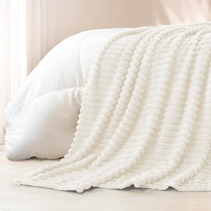 Exclusivo Mezcla Striped California King Size Fleece Blanket - Image 5