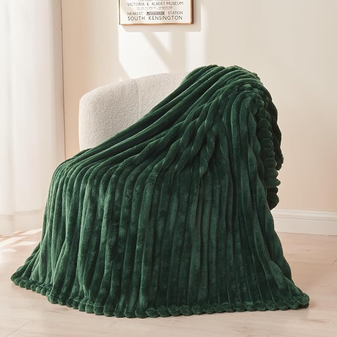 NEWCOSPLAY Fleece Ribbed Cozy Queen Blanket - Image 9