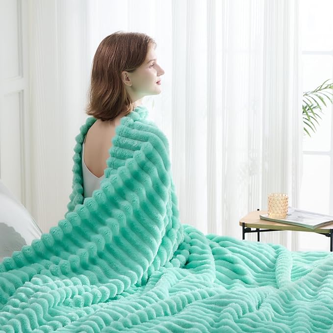 NEWCOSPLAY Fleece Ribbed Cozy Throw Blanket - Image 7