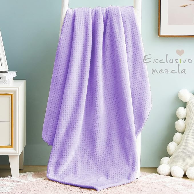 Exclusivo Mezcla Waffle Fleece Throw Blanket - Image 2