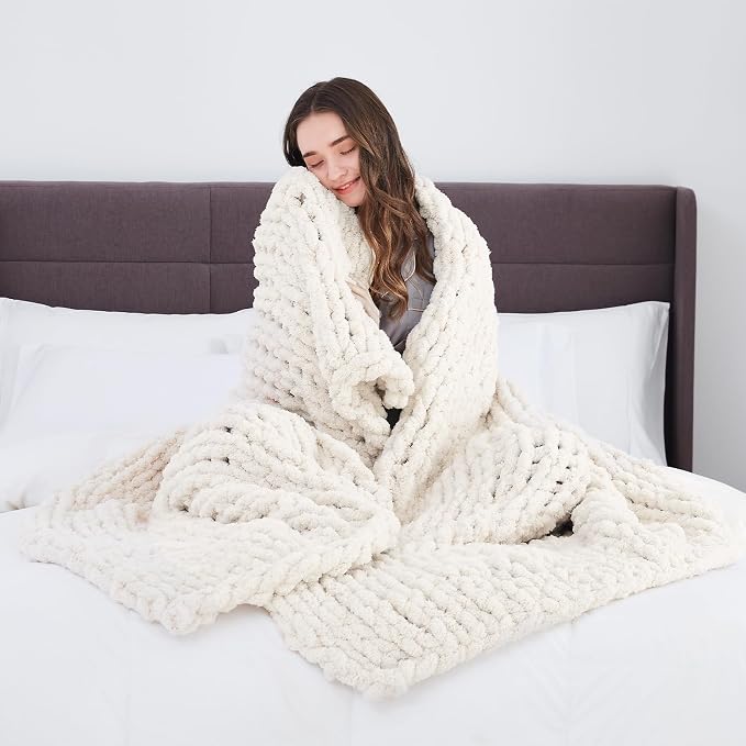 L'AGRATY Chunky Knit Throw Blanket - Image 6