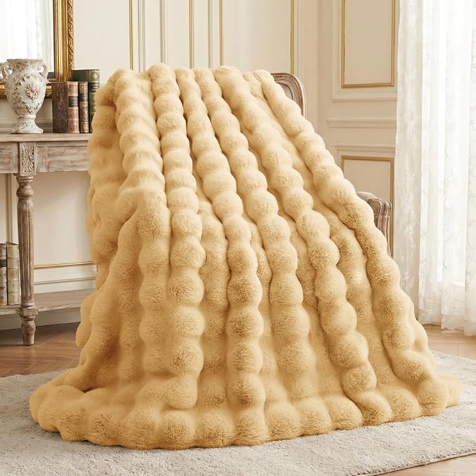 L'AGRATY Faux Rabbit Fur Throw Blanket by LAGRATY
