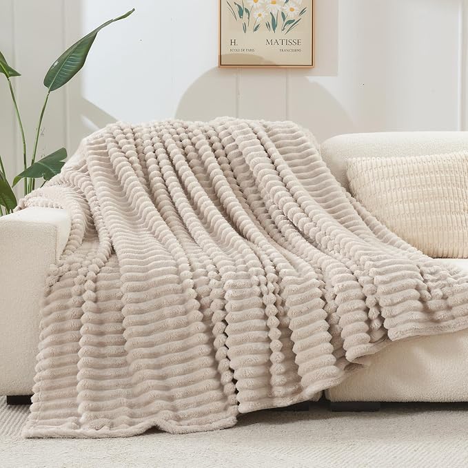 NEWCOSPLAY Fleece Ribbed Cozy King Blanket - Image 8
