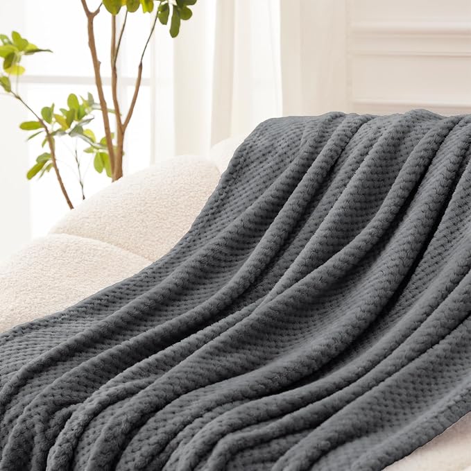 Exclusivo Mezcla Large Waffle Fleece Throw Blanket - Image 4