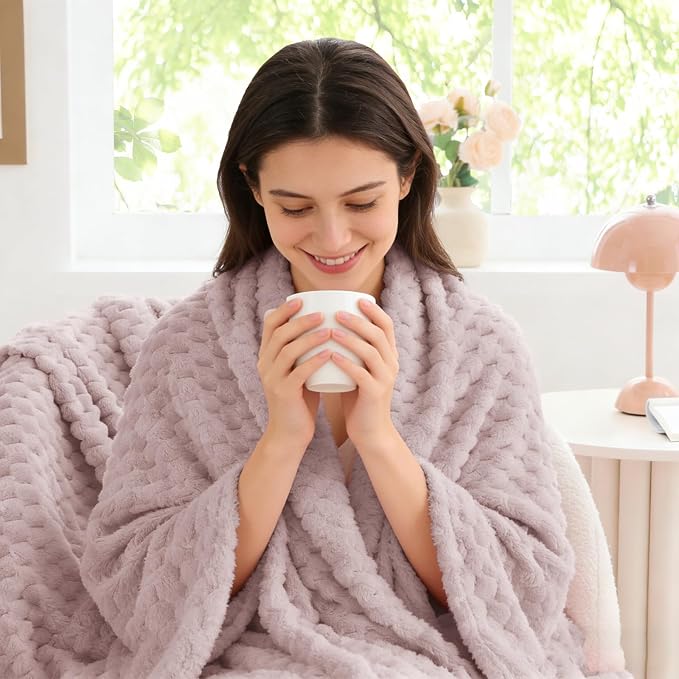 BEDELITE Lotus Pink Throw Blanket - Image 4