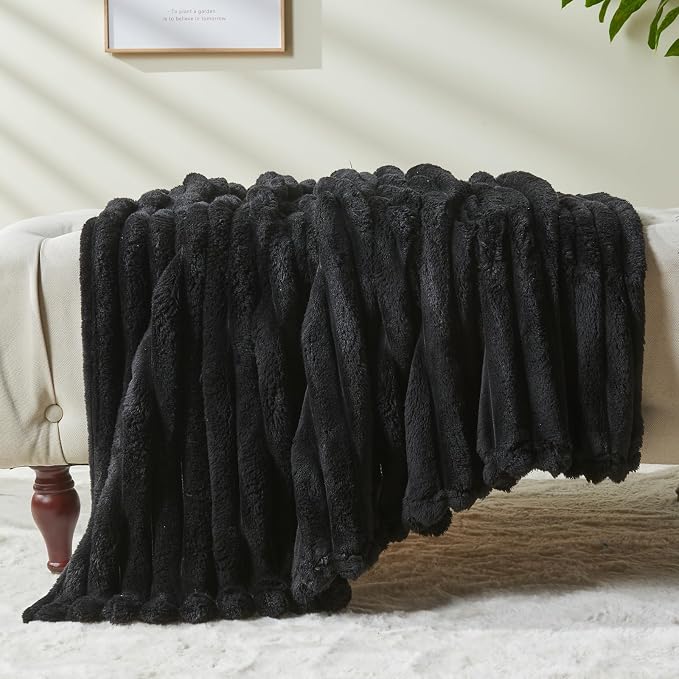 NEWCOSPLAY Fleece Ribbed Cozy Twin Blanket - Image 6