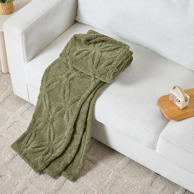 Green Throw Blanket - Image 2