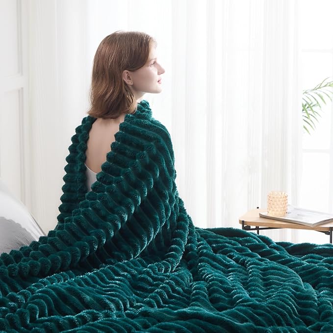NEWCOSPLAY Fleece Ribbed Cozy Throw Blanket - Image 7