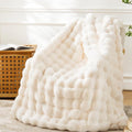 BENVWE Faux Fur Throw Blanket for Couch Bed by BENVWE