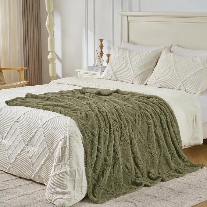 Green Throw Blanket - Image 6