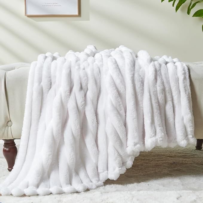 NEWCOSPLAY Fleece Ribbed Cozy King Blanket - Image 8