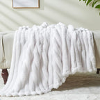 NEWCOSPLAY Fleece Ribbed Cozy King Blanket - Image 8