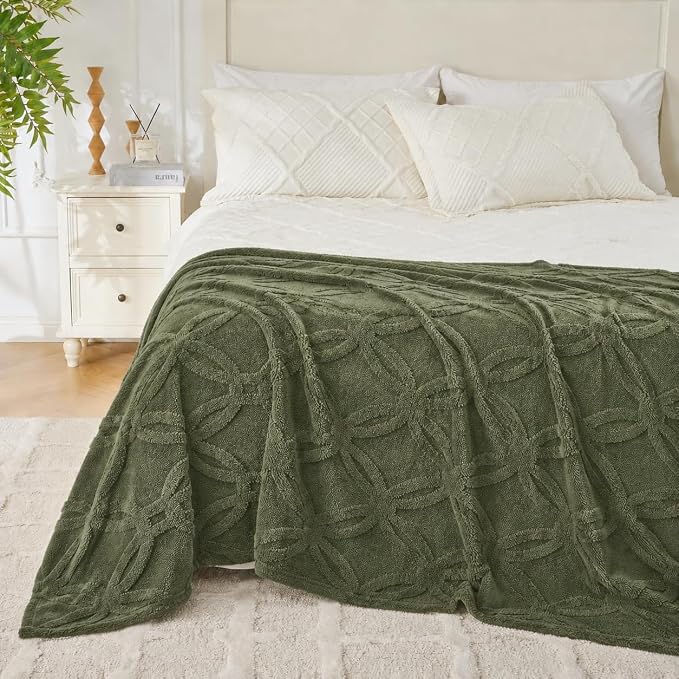 Green Throw Blanket - Image 5