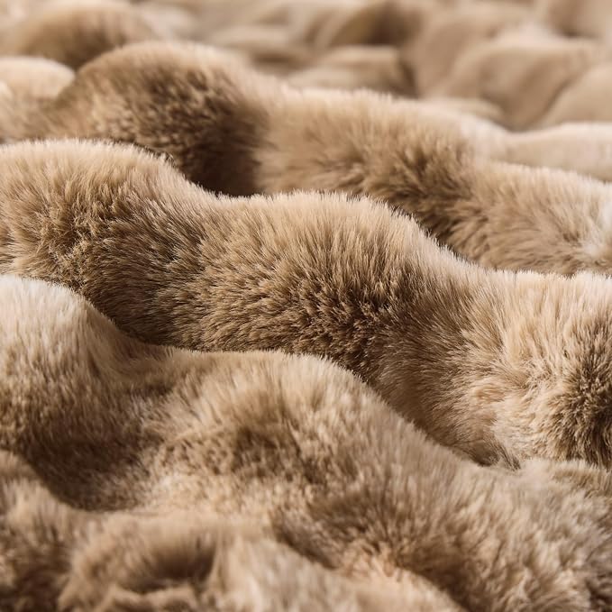 BENVWE Fluffy Faux Fur Throw Blanket - Image 6
