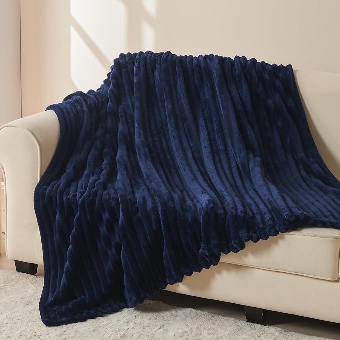 NEWCOSPLAY Fleece Ribbed Cozy Twin Blanket - Image 3