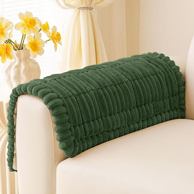 Couch Cover for Dogs, Washable Non Slip Plush Flannel Sofa Protector | Thick by hyha