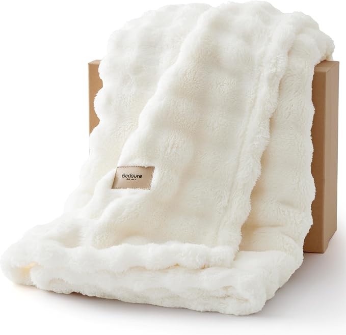 Bedsure Queen Size Blanket 3D Fleece Bubble Queen Blankets by Unknown