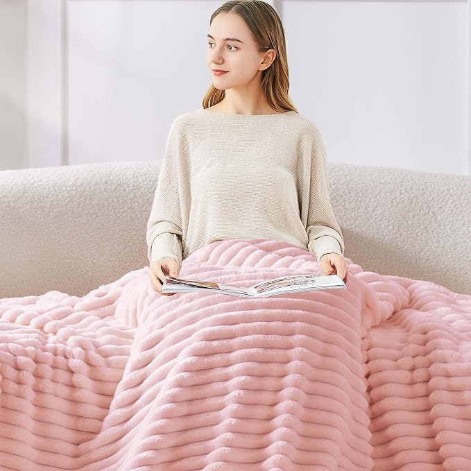 BEDELITE Blankets Queen Size for Bed, 300GSM Soft & Warm Fleece Blanket - Image 3