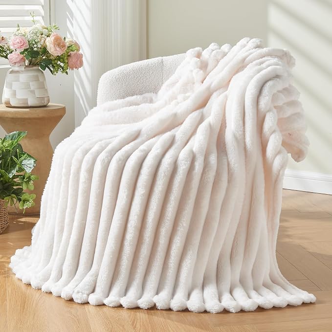 NEWCOSPLAY Fleece Ribbed Cozy King Blanket - Image 7