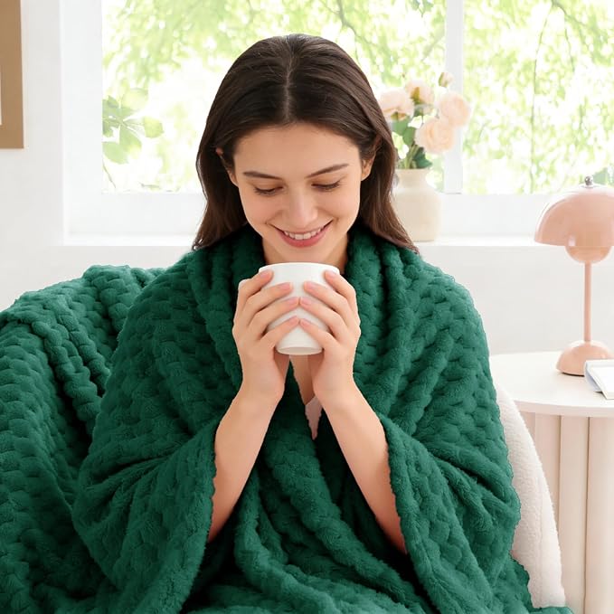 BEDELITE Dark Green Throw Blanket - Image 4