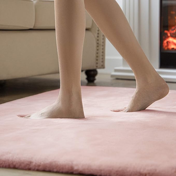 Ashler Faux Fur Rug, Ultra Soft Faux Rabbit Fur, 4 x 6 Feet Rectangle, Machine - Image 6