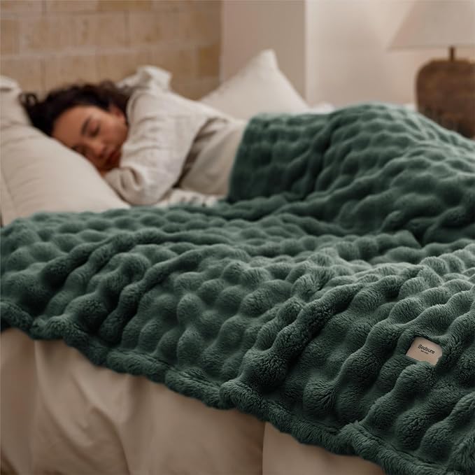 Bedsure Green Twin XL Blankets for Bed - Image 4