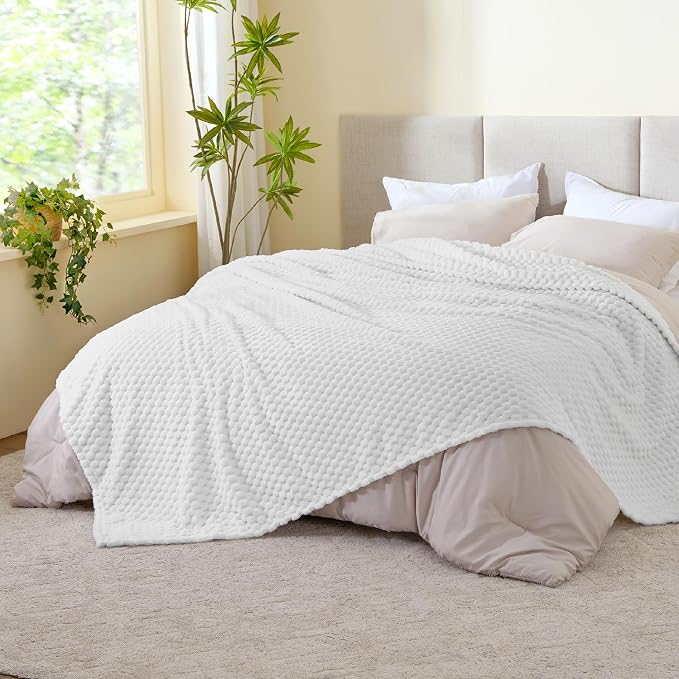 BEDELITE White King Blanket for Bed, Soft Cozy Gifts for Women, 108 * 90 | 3D by BEDELITE