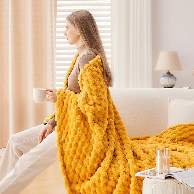 NEWCOSPLAY Fleece Clouds Cozy Throw Blanket - Image 4