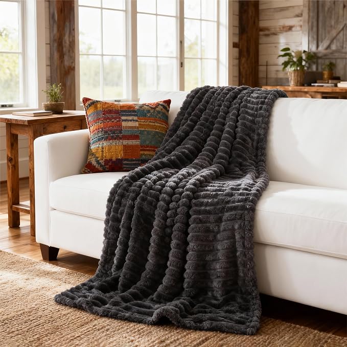 Bedsure Soft Grey Throw Blanket - Image 9