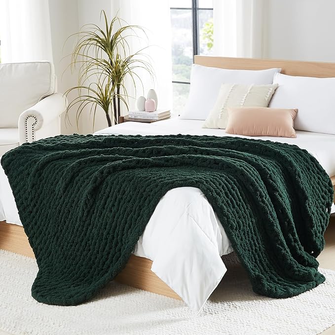 L'AGRATY Chunky Knit Throw Blanket by LAGRATY