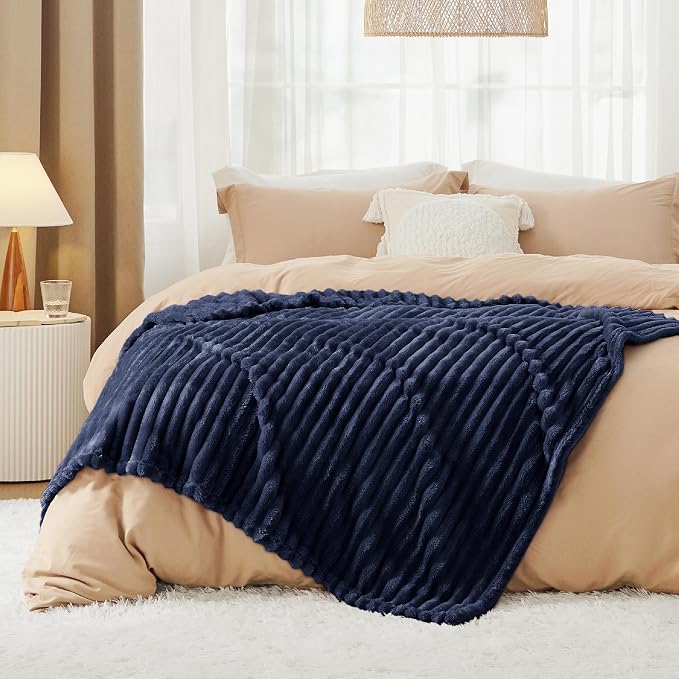 Bedsure Soft Twin XL Blanket for Bed Dorm Navy Blue 66"x90" | Birthday Gifts - Image 7