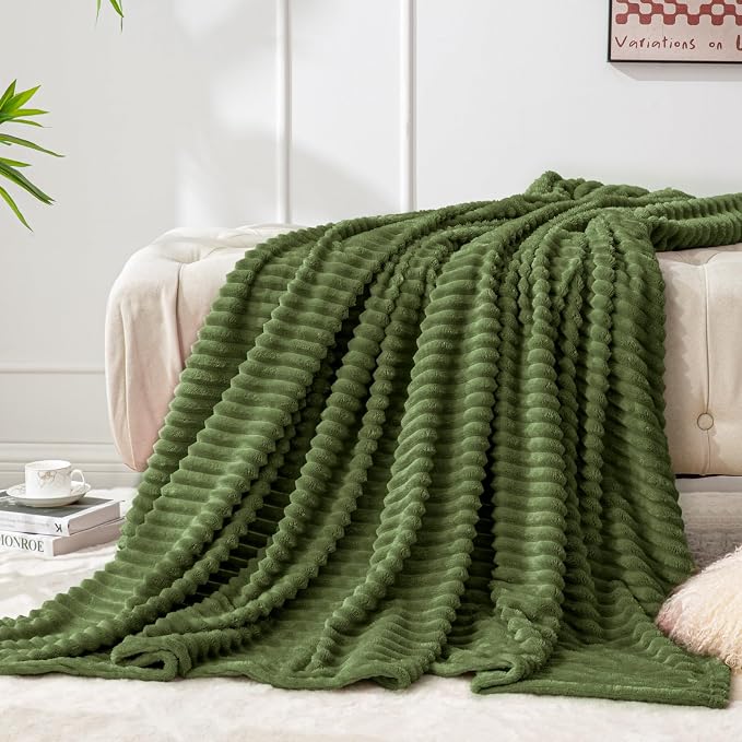 BEDELITE 3D Ribbed Jacquard Moss Fleece Twin Blanket - Image 2