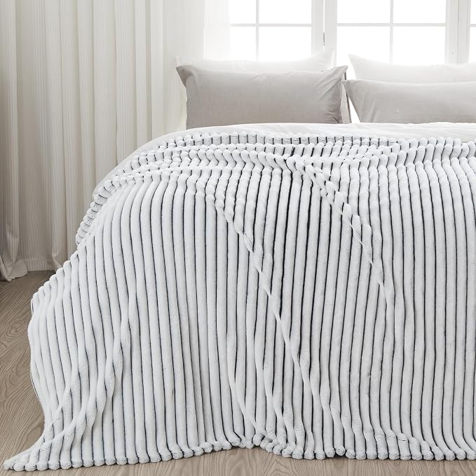 NEWCOSPLAY Fleece Ribbed Cozy Throw Blanket - Image 9