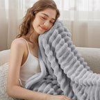 Bedsure Soft Light Grey Throw Blanket - Image 4
