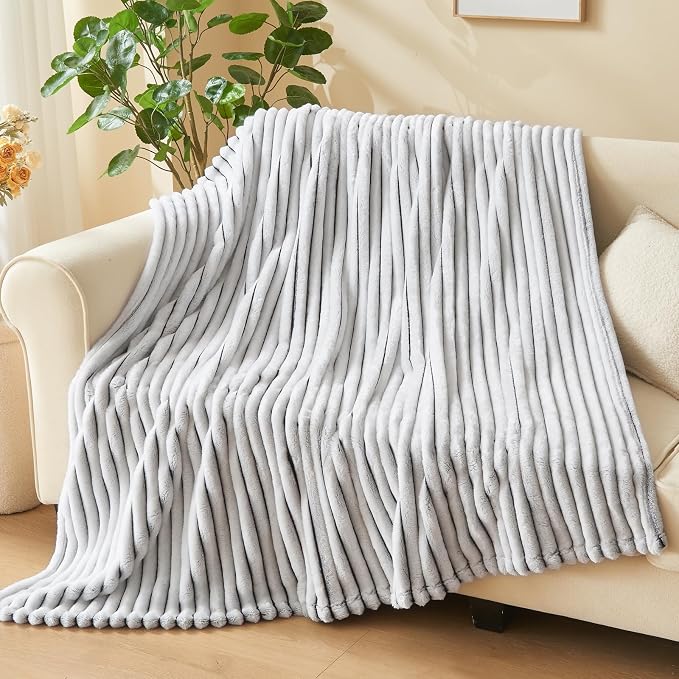 NEWCOSPLAY Fleece Ribbed Cozy Throw Blanket - Image 4