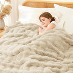 L'AGRATY Faux Rabbit Fur Throw Blanket - Image 5