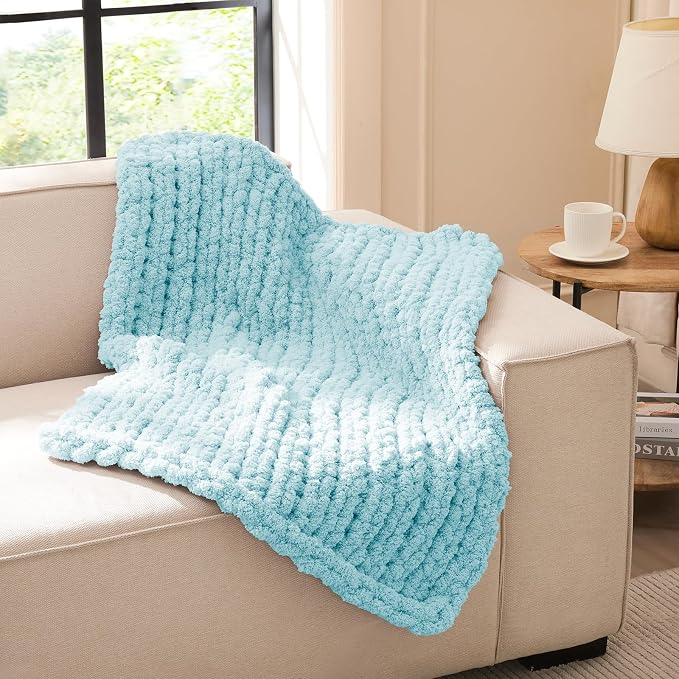 L'AGRATY Chunky Knit Throw Blanket by LAGRATY