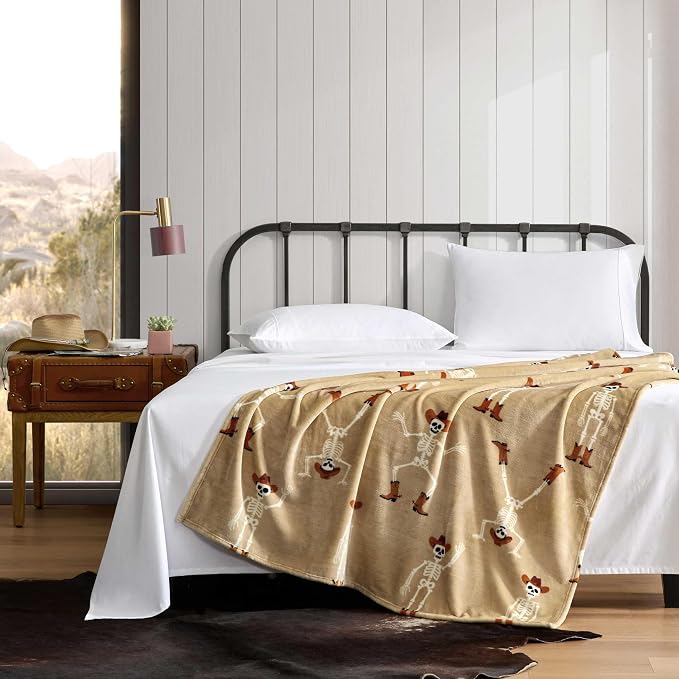 Wrangler - Throw Blanket, 50 x 70, Ultra-Soft Printed Plush Bed & Couch - Image 2