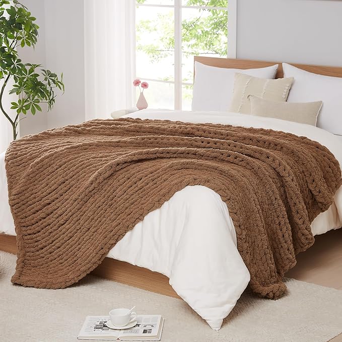 L'AGRATY Chunky Knit Throw Blanket by LAGRATY