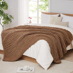 L'AGRATY Chunky Knit Throw Blanket by LAGRATY