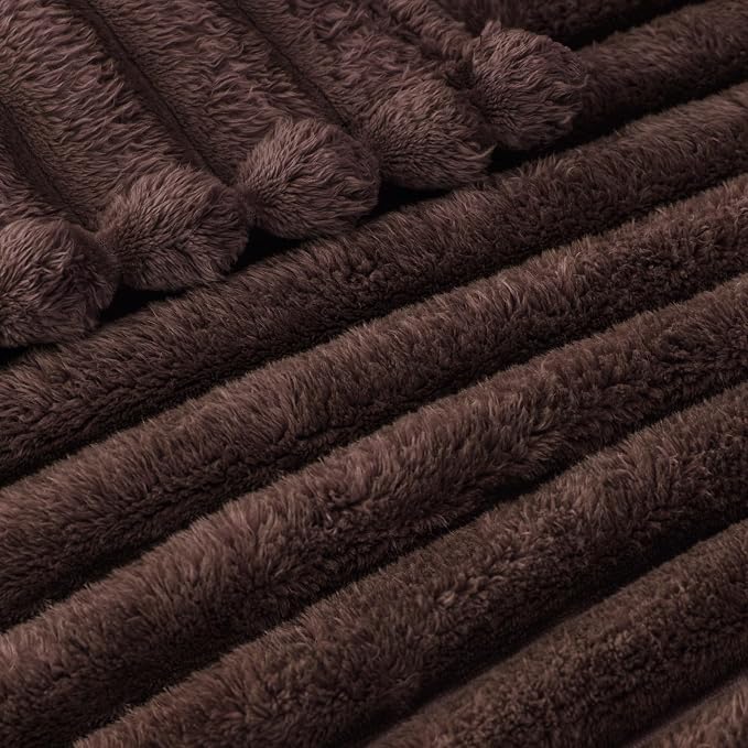 Exclusivo Mezcla Striped California King Size Fleece Blanket - Image 5