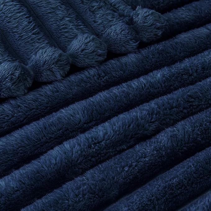 Exclusivo Mezcla Striped California King Size Fleece Blanket - Image 5