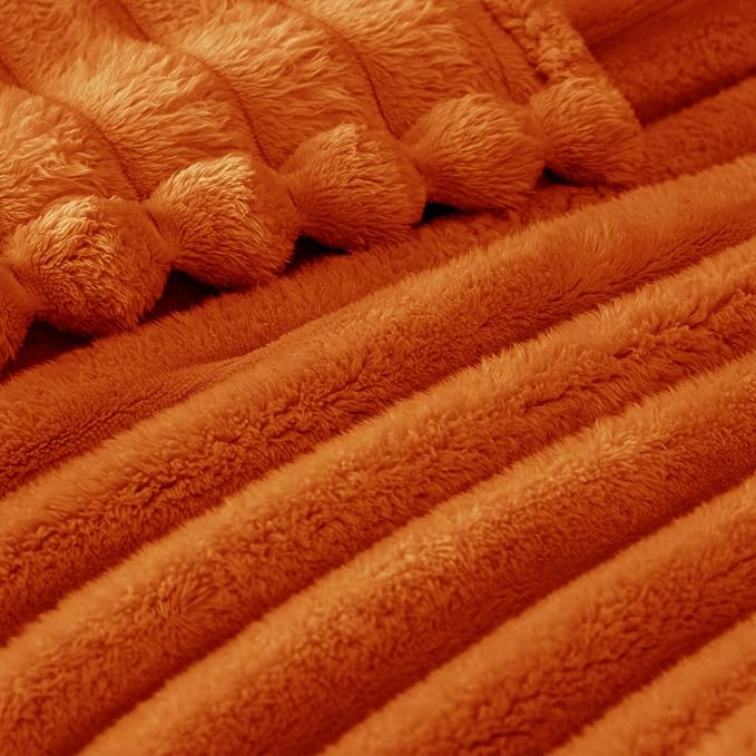 Exclusivo Mezcla Striped Fleece Throw Blanket - Image 4
