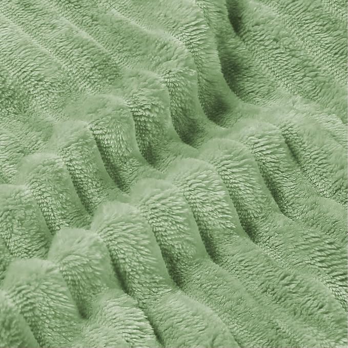 BEDELITE 3D Ribbed Apple Green Fleece Twin Blanket - Image 3