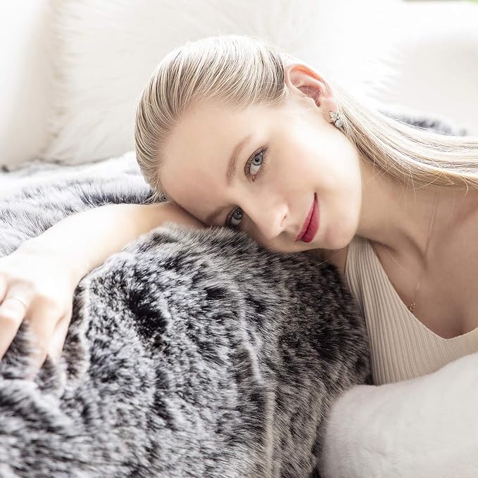 Ashler Faux Fox Fur Rug, 2x3 FT Rectangle Rugs, Ultra Soft Shaggy Area Rugs - Image 6