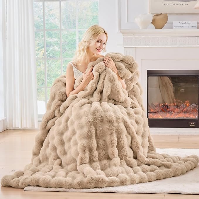 BENVWE Faux Fur Throw Blanket for Couch - Image 4